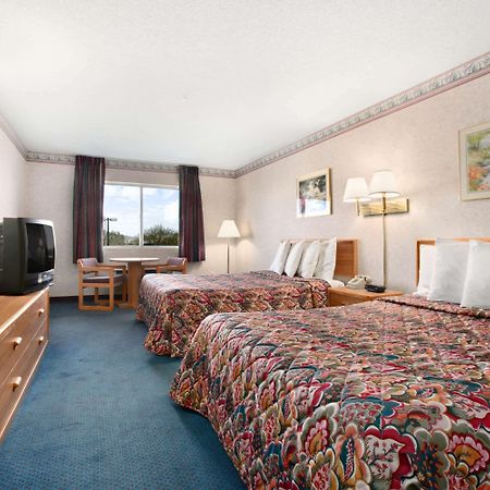 Days Inn By Wyndham Phoenix North Exterior foto
