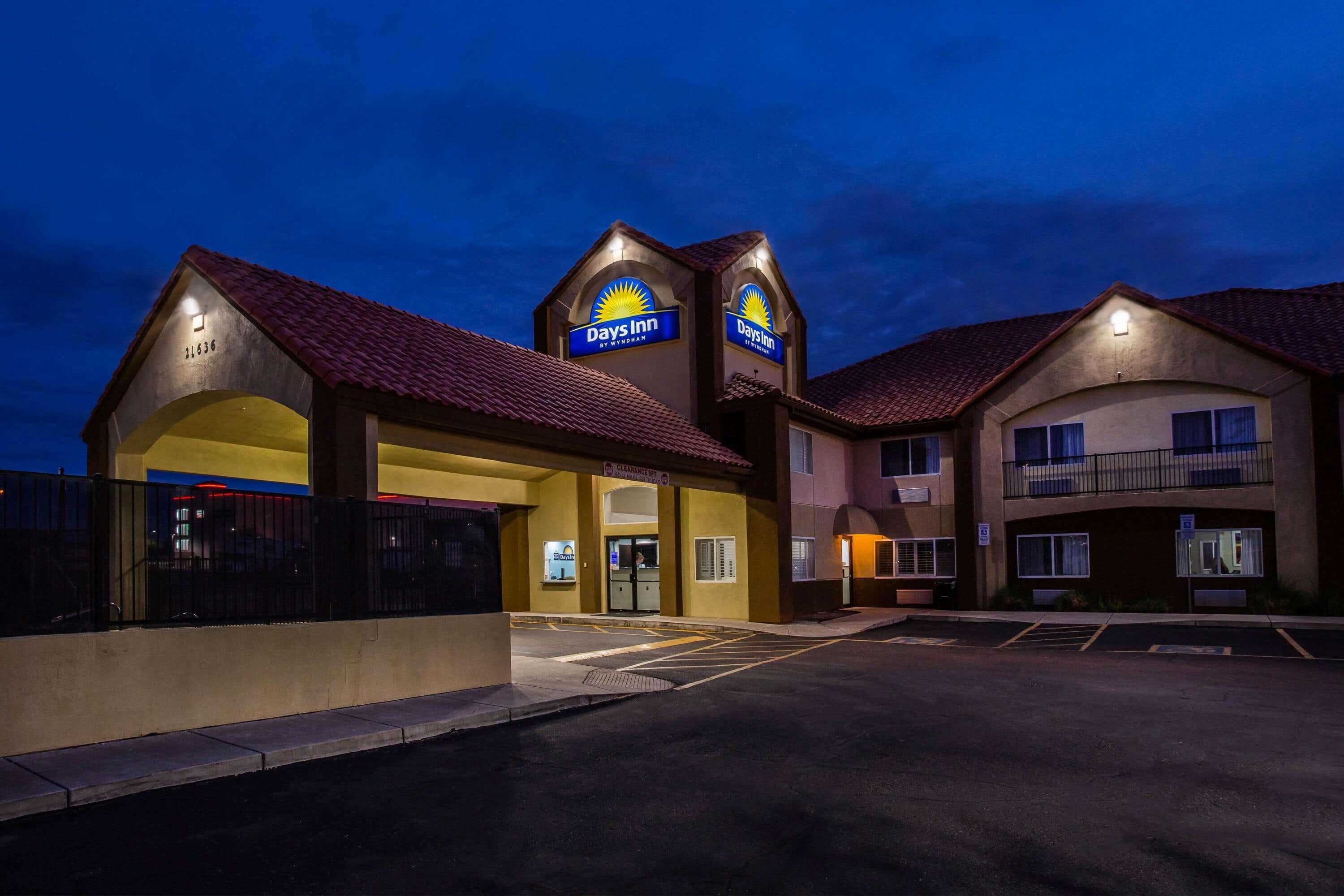 Days Inn By Wyndham Phoenix North Exterior foto