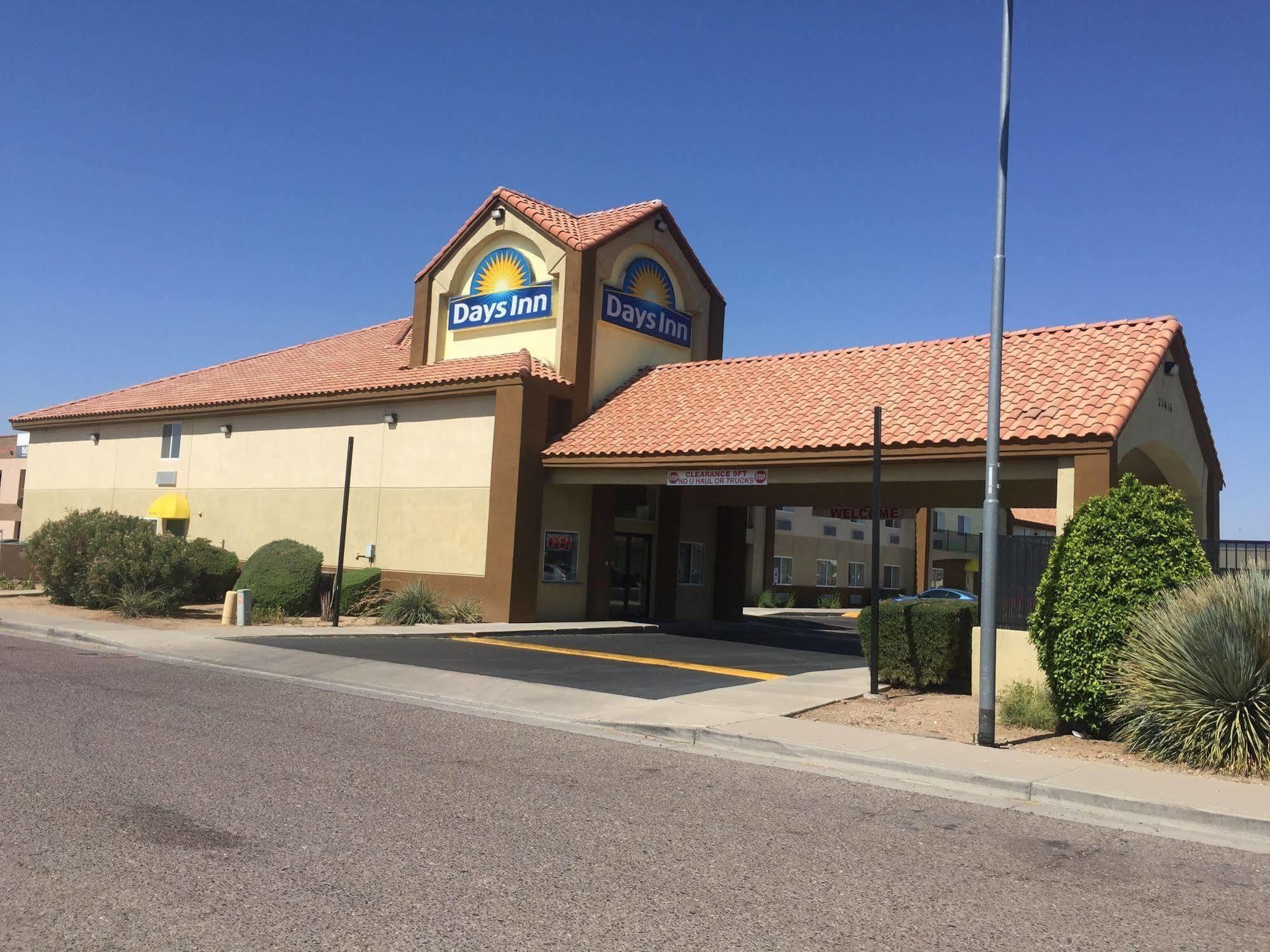 Days Inn By Wyndham Phoenix North Exterior foto